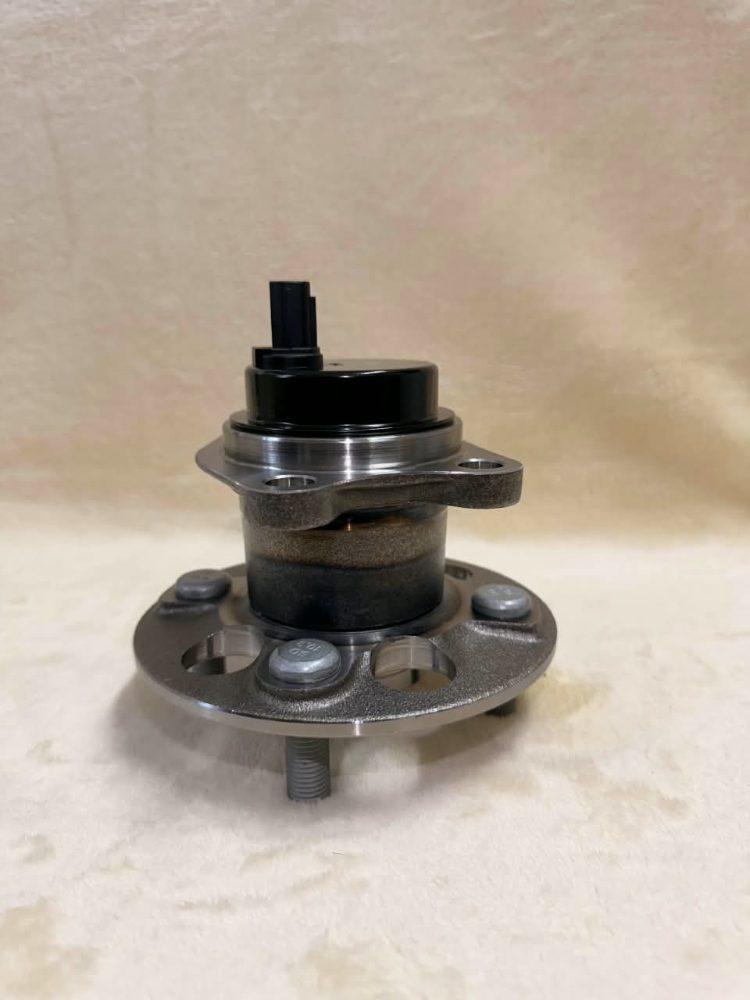 Toyota Prius 3rd Gen Rear Wheel Hub & Bearing Assembly (42450-47040)