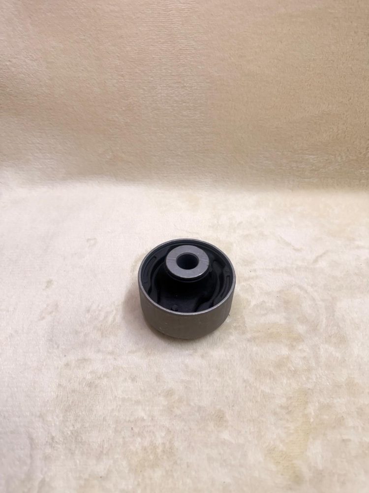 Honda Vezel Front Lower Arm Bushing - Large (51391-T7A-J01)