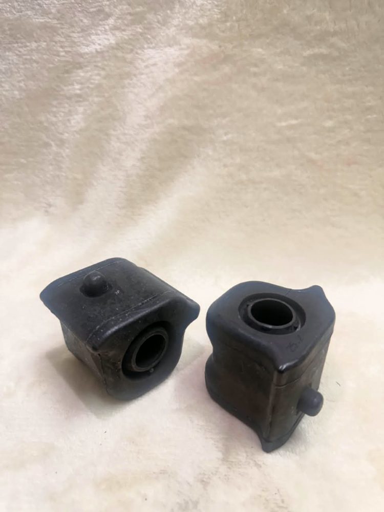 Toyota Prius 3rd Gen Front Stabilizer Bar Bushing Pair (48815-28200 / 48815-28210)