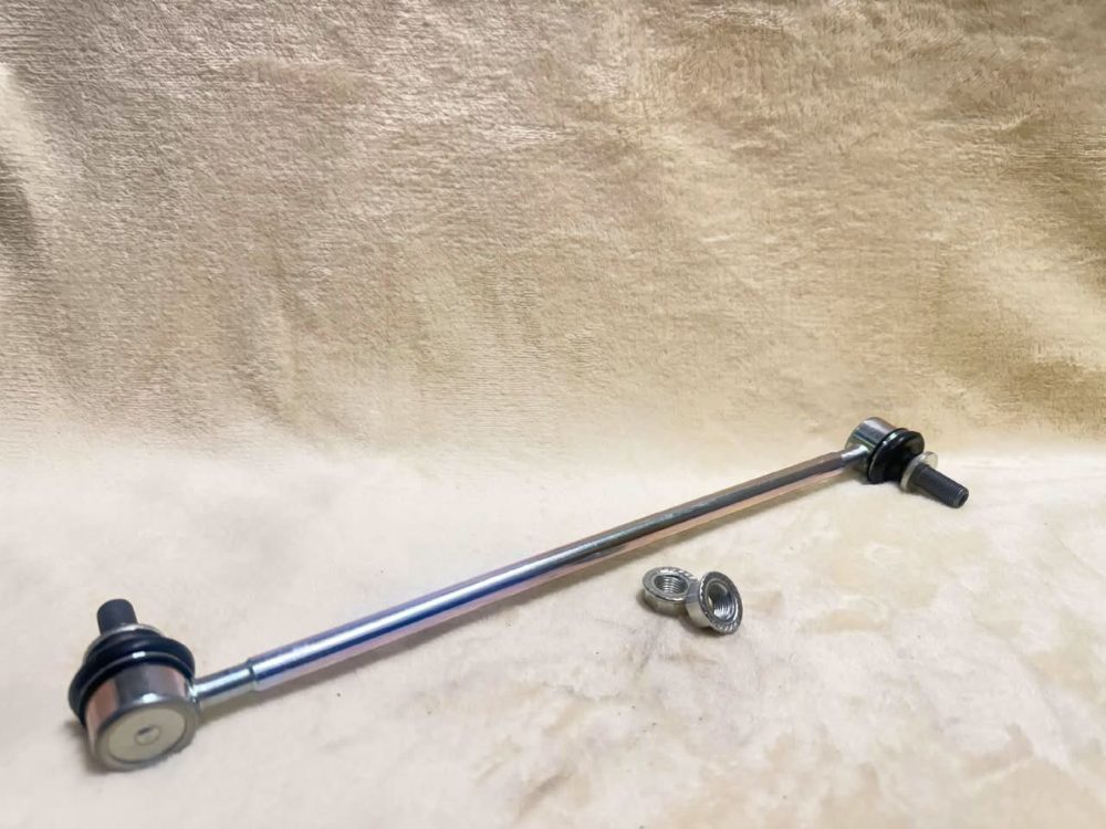 Toyota Prius 3rd Gen Front Stabilizer / Sway Bar Link (48820-47020)