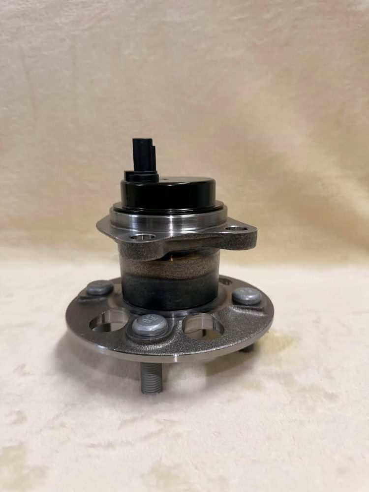 Toyota Prius 3rd Gen Rear Wheel Hub & Bearing Assembly (42450-47040)